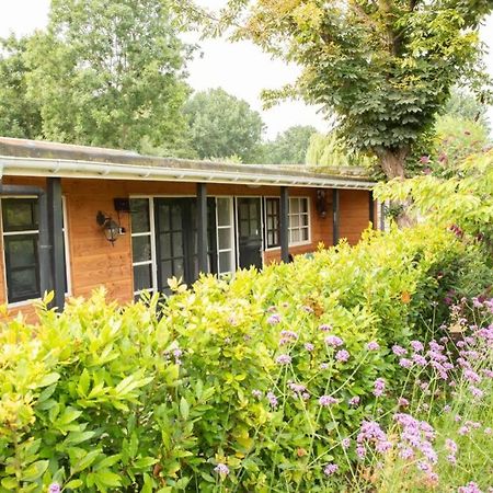 Villa Gezellig Ruim Landelijk Huisje Aan Het Water Spijkenisse Exterior foto