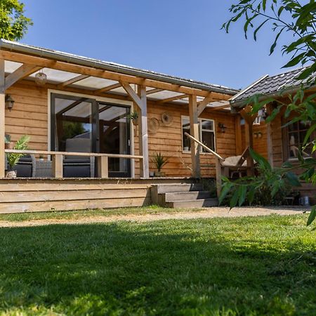 Villa Gezellig Ruim Landelijk Huisje Aan Het Water Spijkenisse Exterior foto